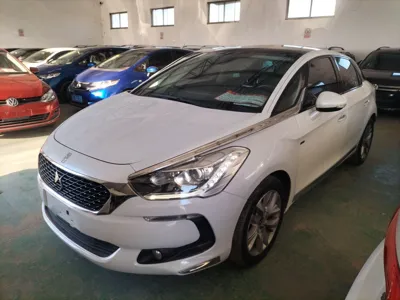 DS 5 · 2015 год