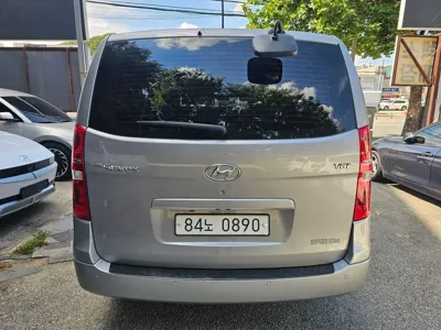 Hyundai Starex 2019, 89479 км, за 7807.51 USD