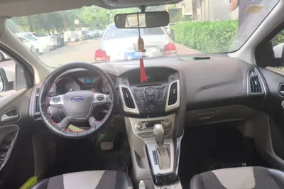 Ford Focus 2012, 128900 км, за 3324 USD