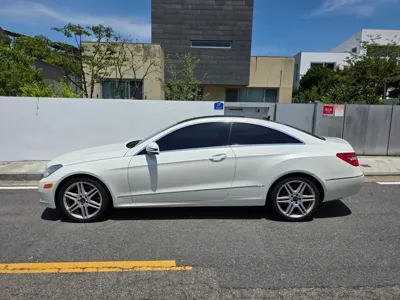 Mercedes-Benz E-Class · 2010 год