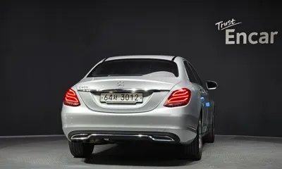 Mercedes-Benz C-Class 2015, 101996 км, за 7700.78 USD
