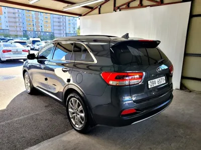 Kia Sorento 2015, 125508 км, за 9072.84 USD