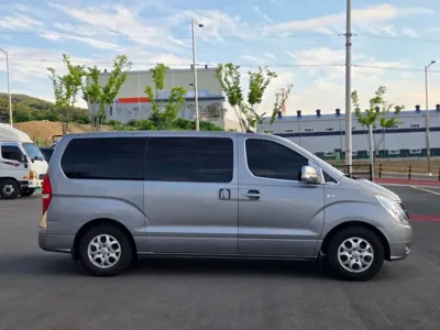 Hyundai Starex 2011, 178024 км, за 2474.44 USD