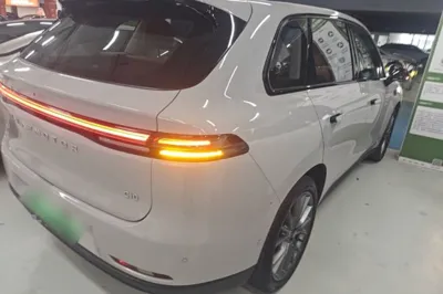 Leapmotor C10 2026, 20800 км, за 19504 USD - фото 6