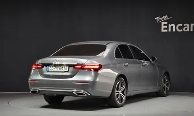 Mercedes-Benz E-Class 2021, 62479 км, за 19557.32 USD