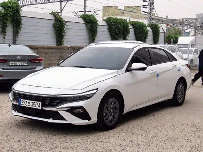 Hyundai Avante 2025, 5810 км, за 15960.92 USD