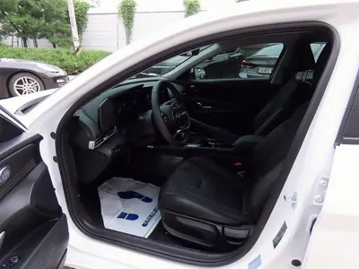 Hyundai Avante 2025, 5810 км, за 15960.92 USD