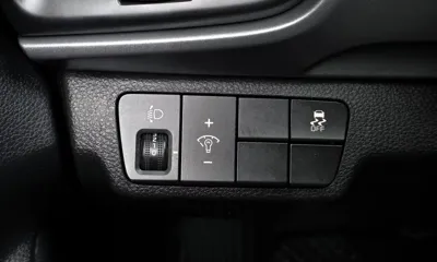Kia Stonic 2019, 37761 км, за 8794.79 USD - фото 27