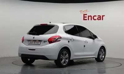 Peugeot 208 2014, 78940 км, за 3317.72 USD