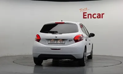 Peugeot 208 2014, 78940 км, за 3317.72 USD