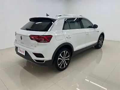 Volkswagen T-Roc 2022, 33000 км, за 17504.29 USD