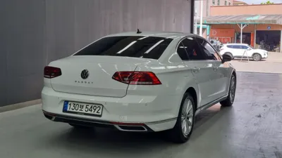 Volkswagen Passat 2021, 89858 км, за 14112.91 USD