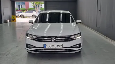Volkswagen Passat 2021, 89858 км, за 14112.91 USD