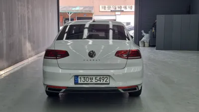 Volkswagen Passat 2021, 89858 км, за 14112.91 USD