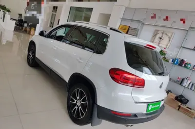 Volkswagen Tiguan 2015, 50900 км, за 9398 USD