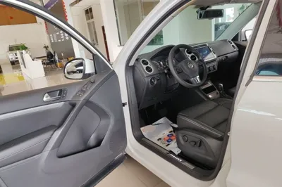 Volkswagen Tiguan 2015, 50900 км, за 9398 USD - фото 18