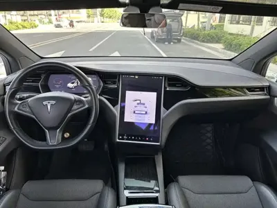 Tesla Model X 2019, 100000 км, за 26779.94 USD