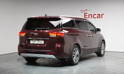 Kia Canival 2016, 181770 км, за 4957.7 USD