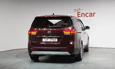 Kia Canival 2016, 181770 км, за 4957.7 USD