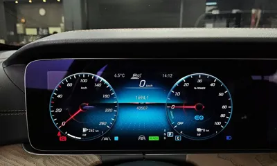 Mercedes-Benz E-Class 2022, 43507 км, за 29268.62 USD - фото 8