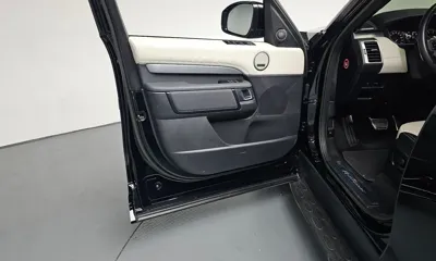 Land Rover Discovery 2023, 37750 км, за 39552.47 USD - фото 24