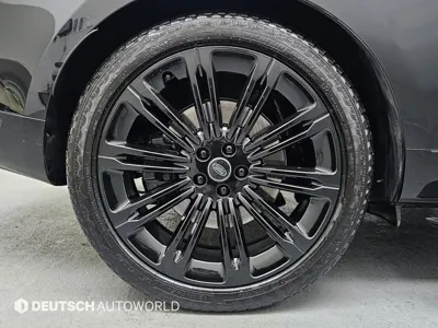 Land Rover Range Rover 2025, 17850 км, за 148466.44 USD