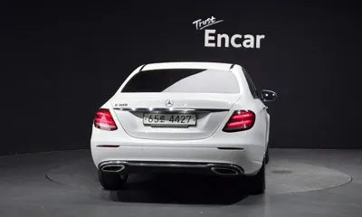 Mercedes-Benz E-Class 2018, 118835 км, за 10437.18 USD