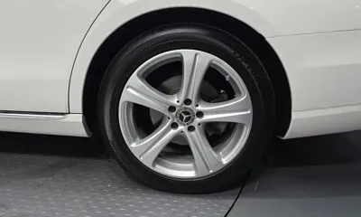 Mercedes-Benz E-Class 2018, 118835 км, за 10437.18 USD - фото 21