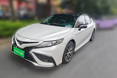 Toyota Camry · 2021 год
