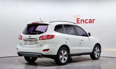 Hyundai Santafe 2012, 174212 км, за 2642.88 USD