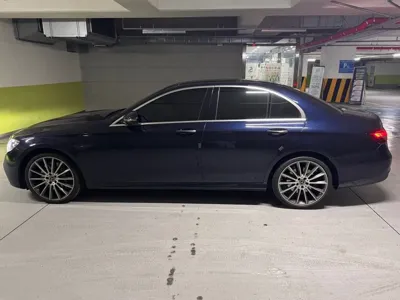 Mercedes-Benz E-Class 2021, 56000 км, за 24303.72 USD