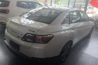 Venucia D60