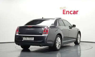 Chrysler 300C 2014, 118429 км, за 5330.56 USD - фото 2