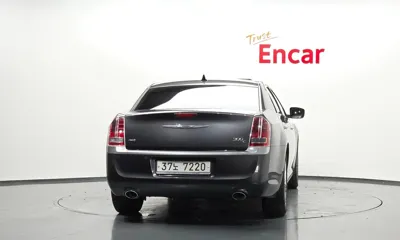 Chrysler 300C 2014, 118429 км, за 5330.56 USD - фото 4