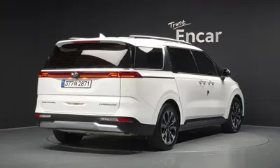 Kia Canival 2021, 79949 км, за 16381.71 USD