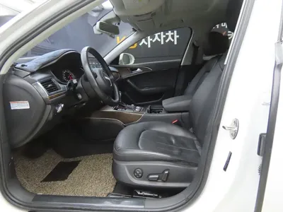 Audi A6 2015, 130221 км, за 4550.48 USD