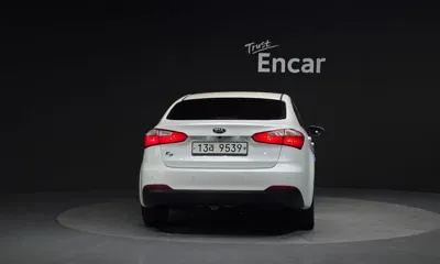 Kia K3 2015, 129133 км, за 4304.63 USD