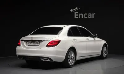 Mercedes-Benz C-Class 2019, 74433 км, за 12611.32 USD