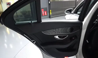 Mercedes-Benz C-Class 2019, 74433 км, за 12611.32 USD - фото 25