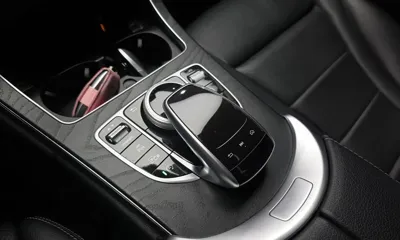 Mercedes-Benz C-Class 2019, 74433 км, за 12611.32 USD - фото 32