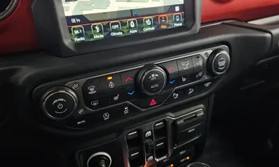 Jeep Wrangler 2019, 33711 км, за 25996.22 USD - фото 28