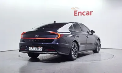 Hyundai Sonata 2020, 79263 км, за 12052.12 USD