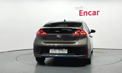 Hyundai Ioniq 2016, 80952 км, за 9051.24 USD