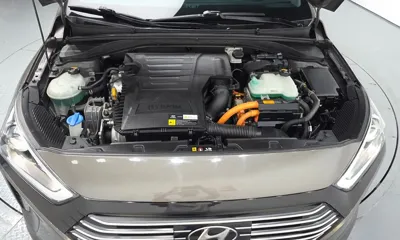 Hyundai Ioniq 2016, 80952 км, за 9051.24 USD - фото 6