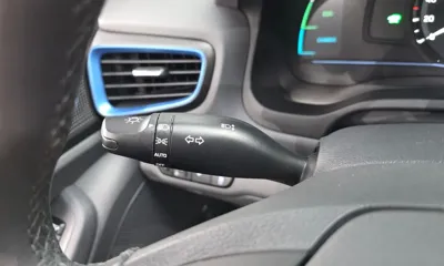 Hyundai Ioniq 2016, 80952 км, за 9051.24 USD - фото 18