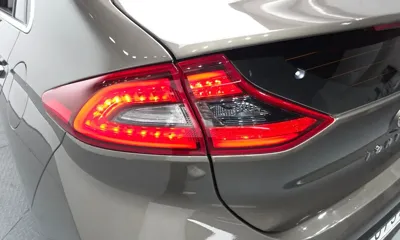 Hyundai Ioniq 2016, 80952 км, за 9051.24 USD - фото 23