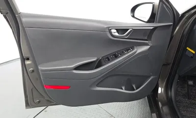 Hyundai Ioniq 2016, 80952 км, за 9051.24 USD - фото 24