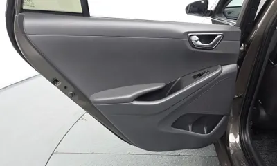 Hyundai Ioniq 2016, 80952 км, за 9051.24 USD - фото 25