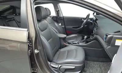 Hyundai Ioniq 2016, 80952 км, за 9051.24 USD - фото 26
