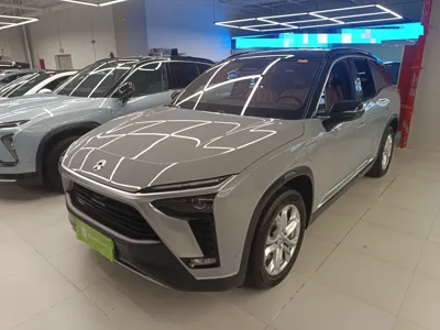 Nio ES8 · 2022 год
